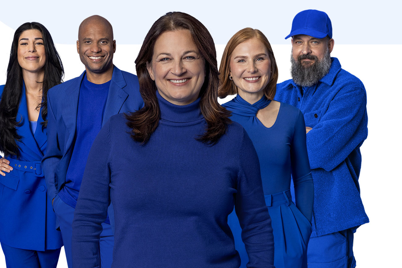 Mitarbeitende der Bundesdruckerei schauen in die Kamera Hier geht es zur Karriereseite