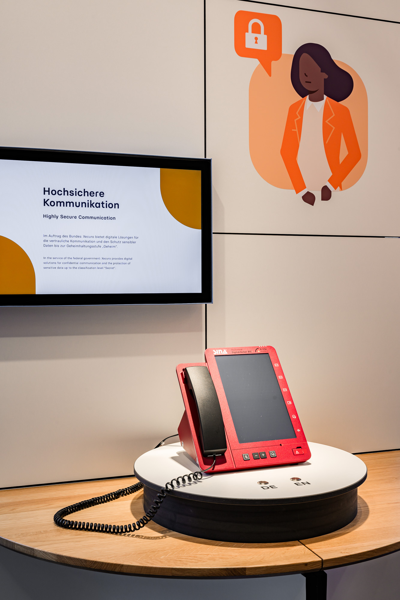 Showpavillon rotes Telefon