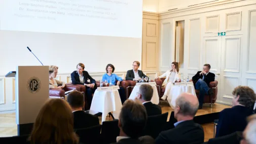 Diskussionsrunde des Parlamentarischen Abends 2025