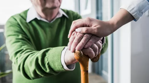 Rentner in der Pflege