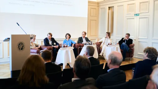 Diskussionsteilnehmer des parlamentarischen Abends der Bundesdruckerei zum Thema Cybersicherheit