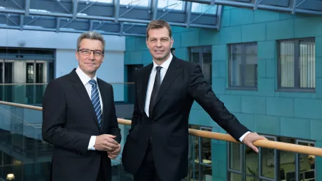 Dr. Stefan Hofschen und Christian Helfrich, Geschäftsführung der Bundesdruckerei Gruppe GmbH