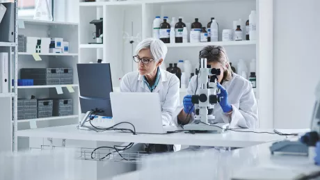 Hier geht es zur Case Study mit der Deutschen Akkreditierungsstelle.