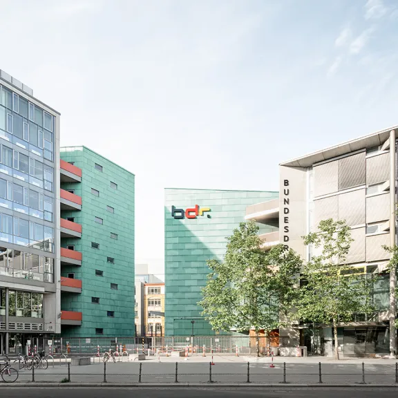 Photo of the main entrance to the Bundesdruckerei Group