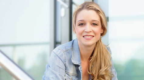 Portrait  von Lisa Ruhfus, Journalistin, freie Autorin und Moderatorin 