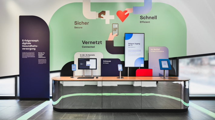 Das Bild zeigt den Bereich E-Health im Showpavillon